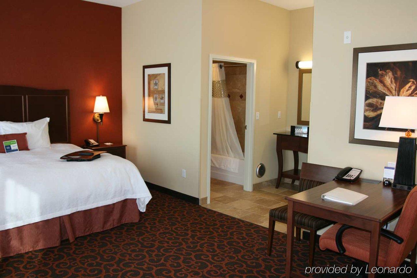Hampton Inn & Suites Watertown Pokoj fotografie